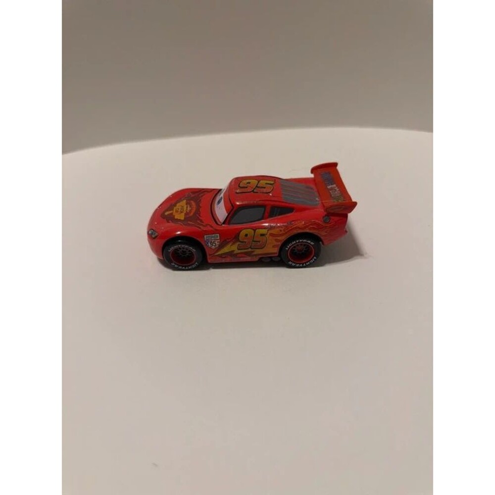 Metal lightning McQueen car